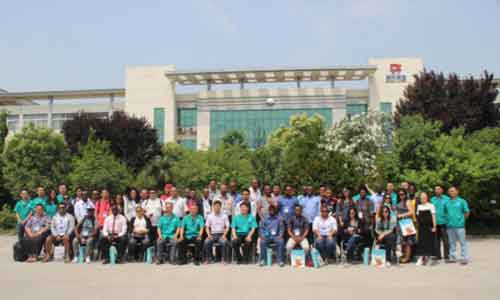 非洲客戶考察鄭州鼎力